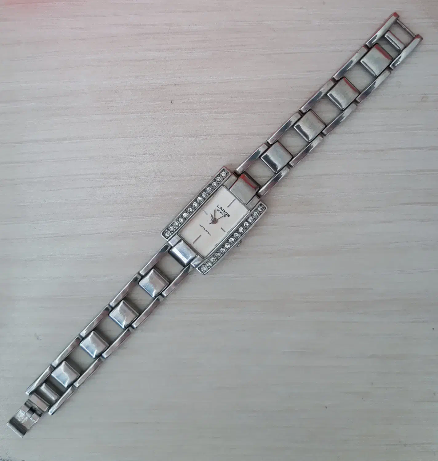 ساعت زنانه لاروس|ساعت|فردیس, فردیس|دیوار