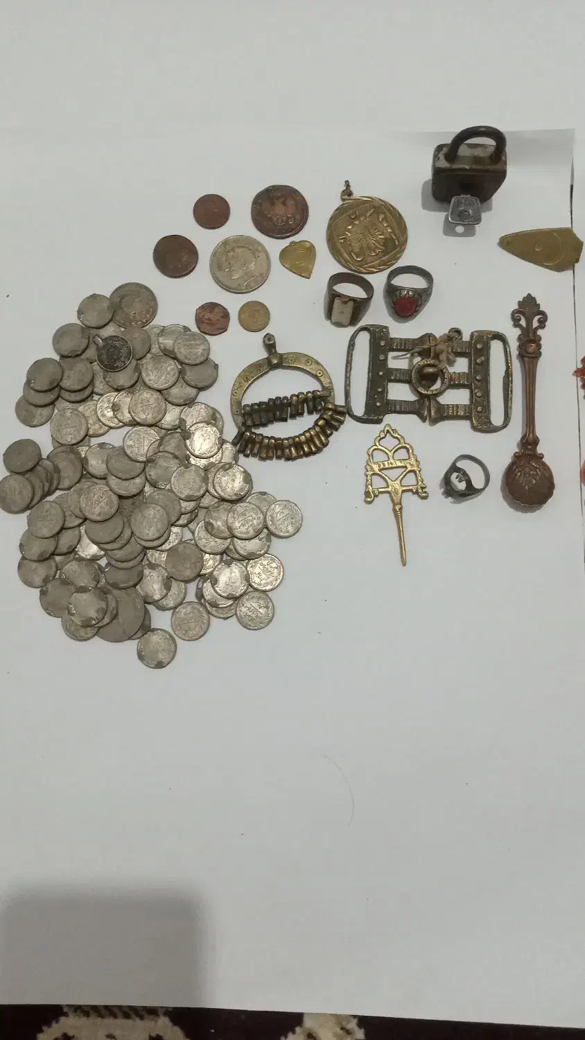 وسایل کلکسیون عتیقه|کلکسیون اشیاء عتیقه|خلخال, |دیوار