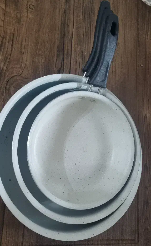 ماهیتابه 3تایی|ظروف پخت‌وپز|رودسر, |دیوار