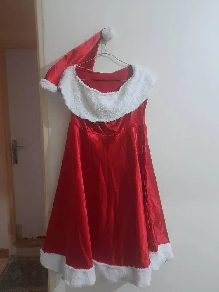 لباس یلدایی و کریسمسی|لباس|بومهن, |دیوار