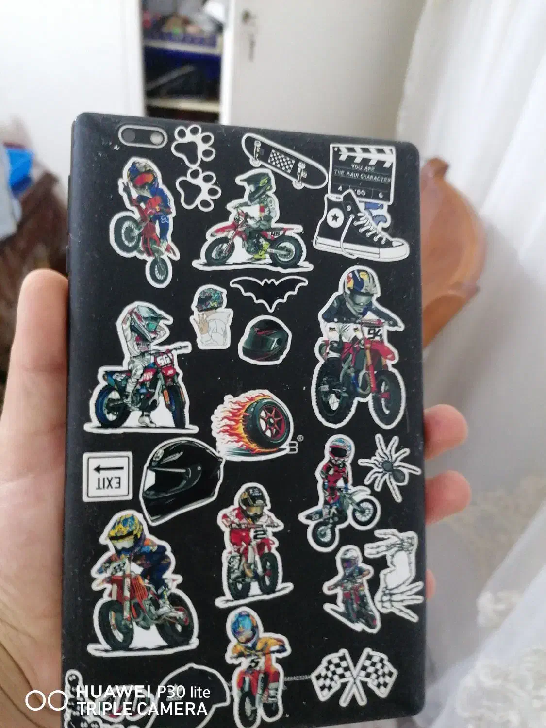 تبلت|تبلت|پردیس, فاز ۴|دیوار