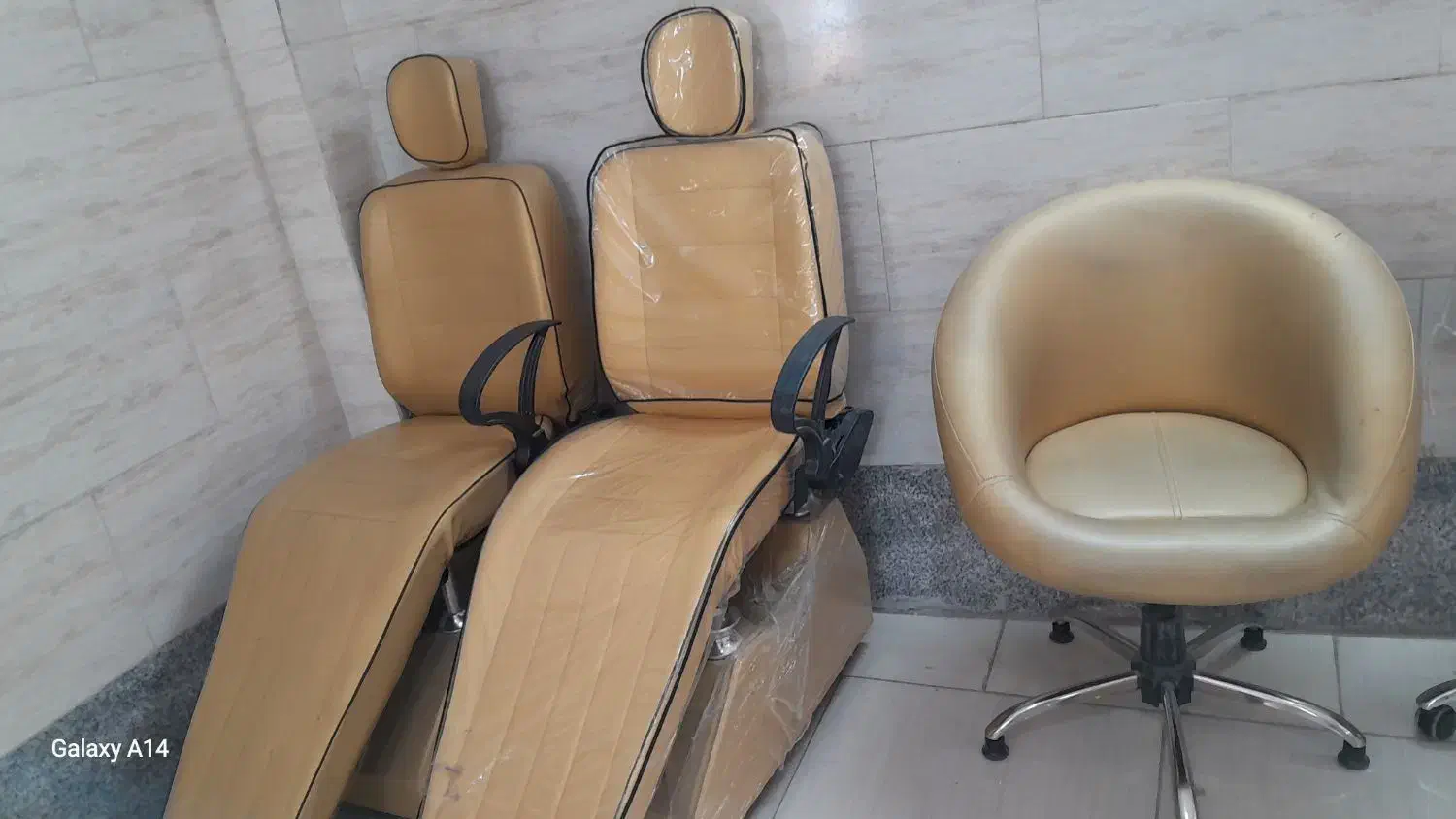 تجهیزات ارایشگاه|آرایشگاه و سالنهای زیبایی|اصفهان, ارغوانیه|دیوار