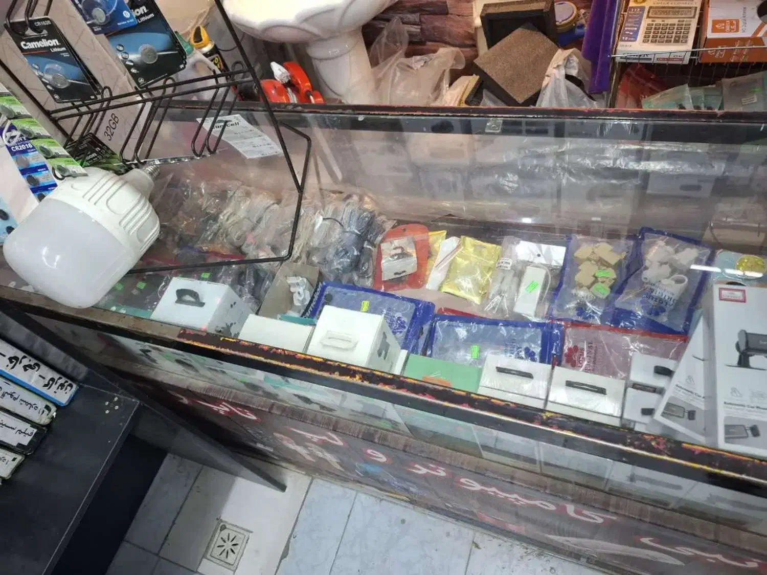 ویترین و میز کامپیوتر|فروشگاه و مغازه|قم, اسمعیل آباد|دیوار