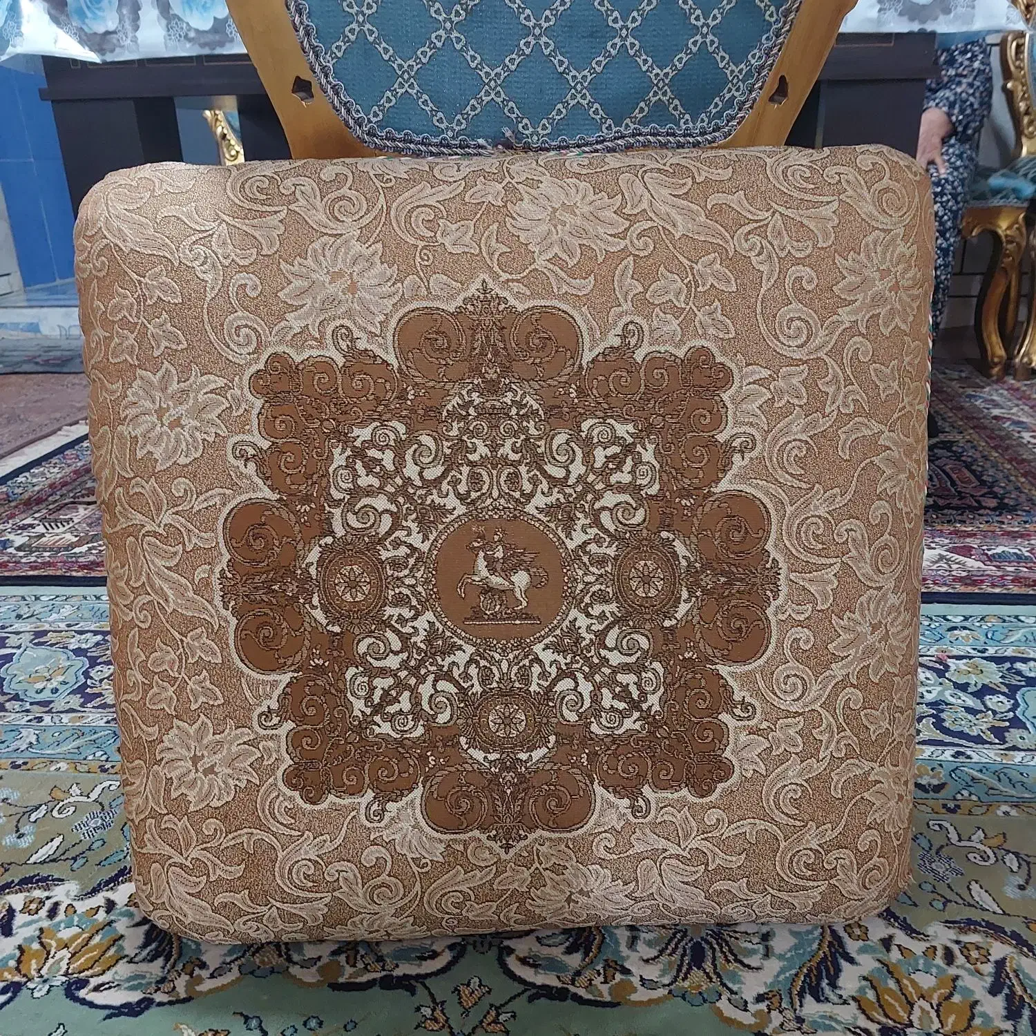 پشتی دو رو نو نو|پشتی|اهواز, فرودگاه|دیوار