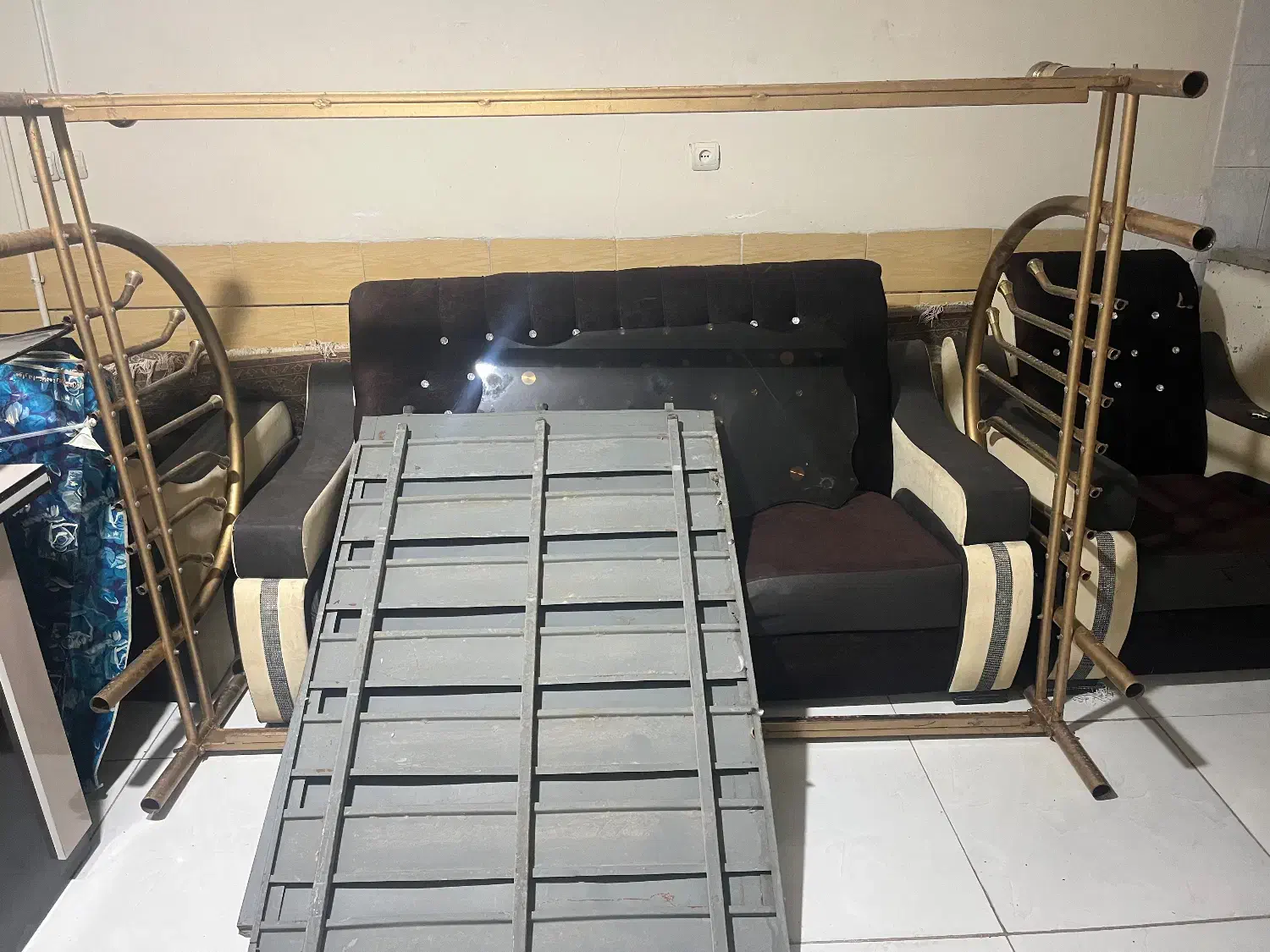 وسایل منزل|مبلمان خانگی و میز عسلی|بم, |دیوار