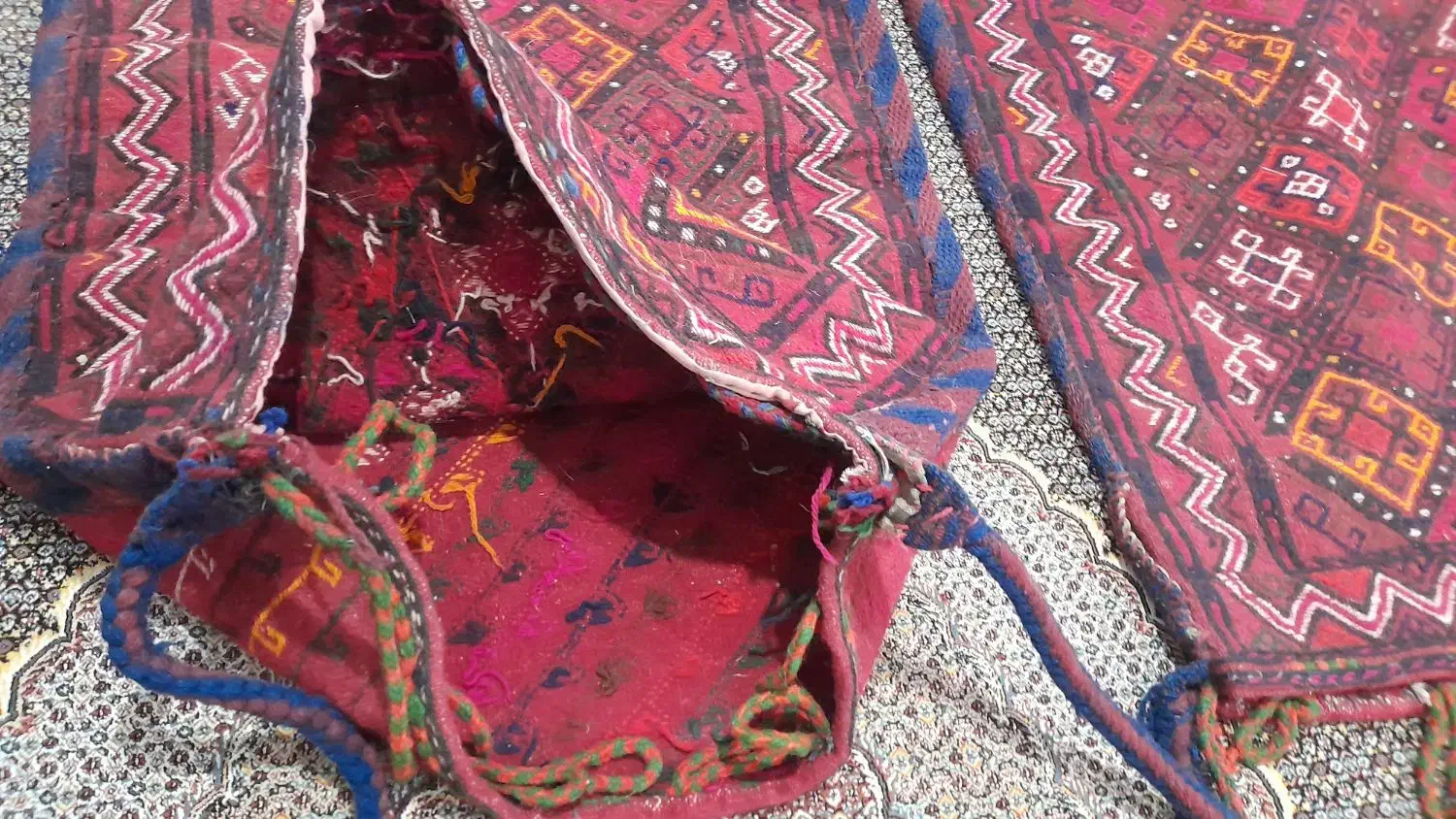 خورجین. قالی|گلیم، جاجیم، گبه|تبریز, |دیوار