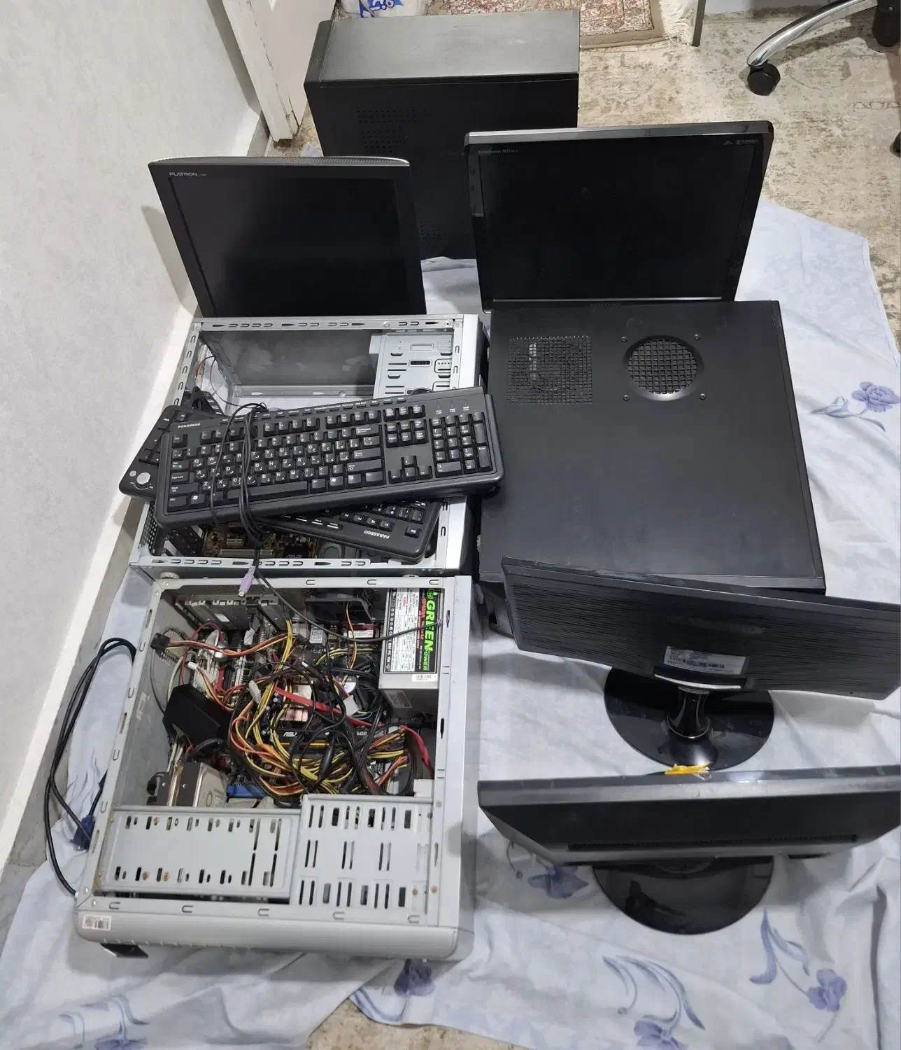 کامپیوتر و لپ تاپ و مانیتور|رایانه رومیزی|اندیشه, اندیشه فاز ۱|دیوار