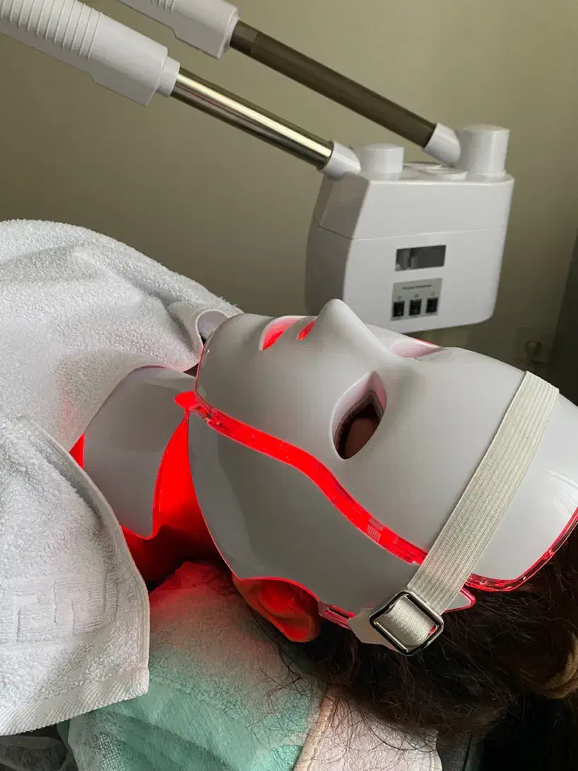 دستگاه بخور و ماسک led|آرایشگاه و سالنهای زیبایی|رشت, گلسار|دیوار