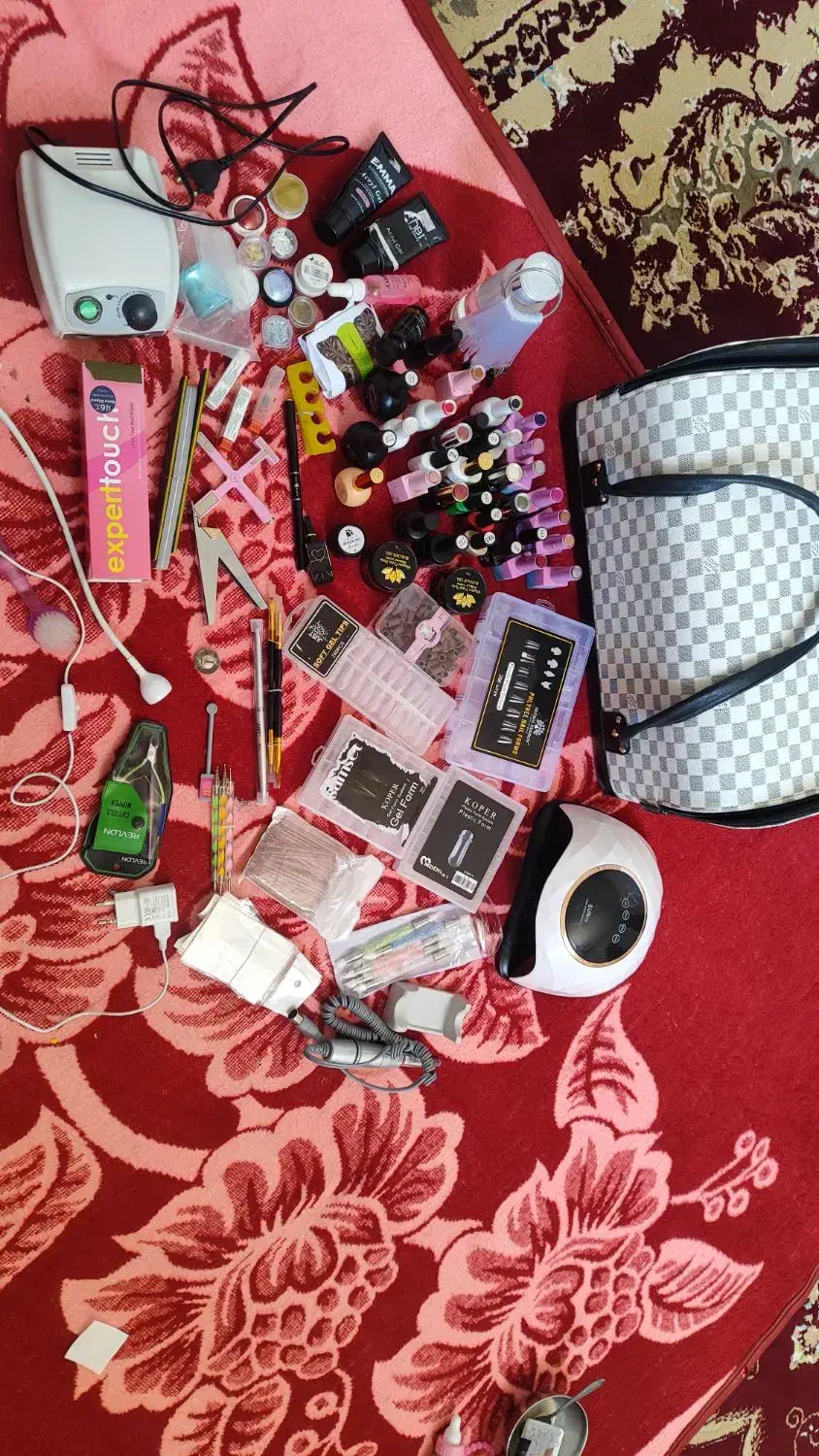 فروش صفر تا صد وسایل ناخن کاری|آرایشی، بهداشتی، درمانی|یاسوج, |دیوار