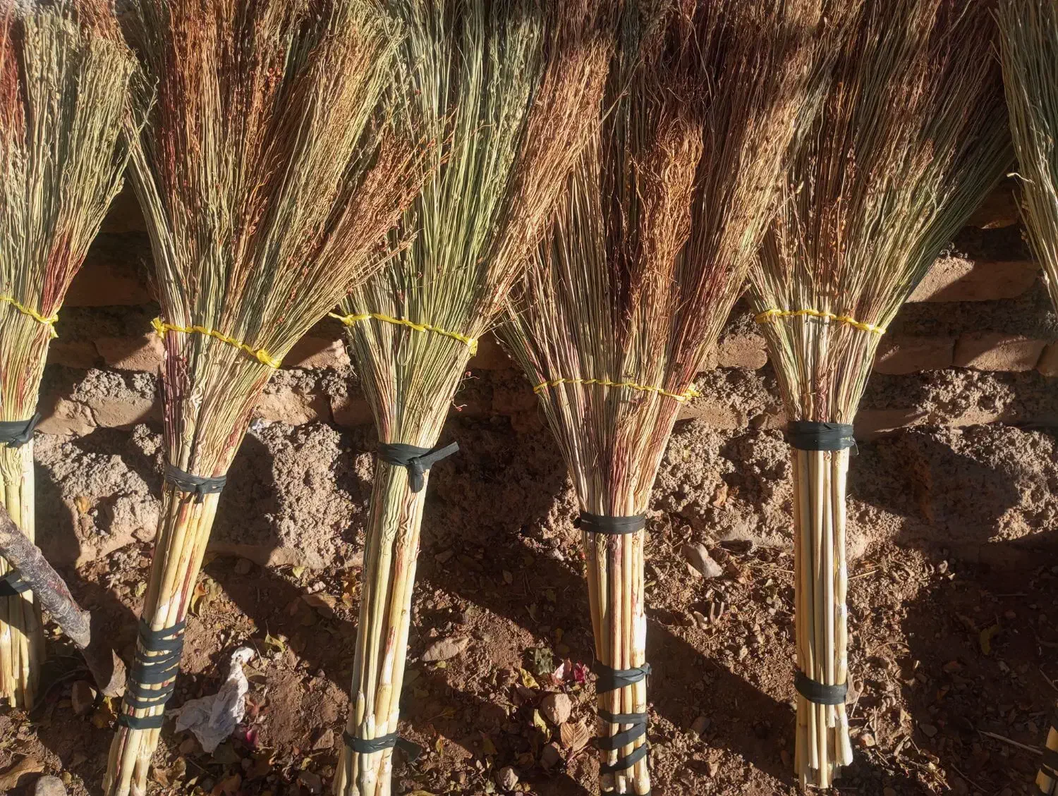 جارو|لوازم نظافت|الشتر, |دیوار