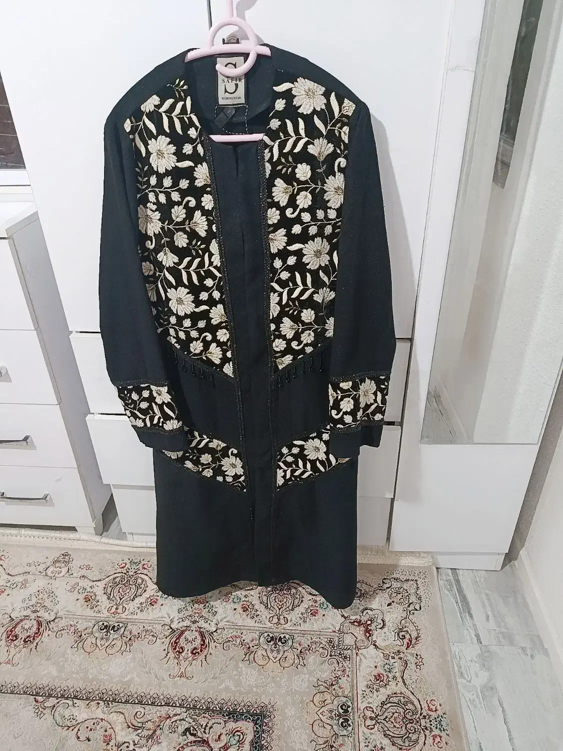 مانتو سوزن دوزی|لباس|اندیشه, اندیشه فاز ۲|دیوار