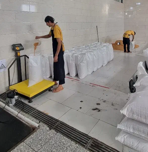 کارگر ساده با جای خواب|استخدام صنعتی، فنی، مهندسی|تفت, |دیوار