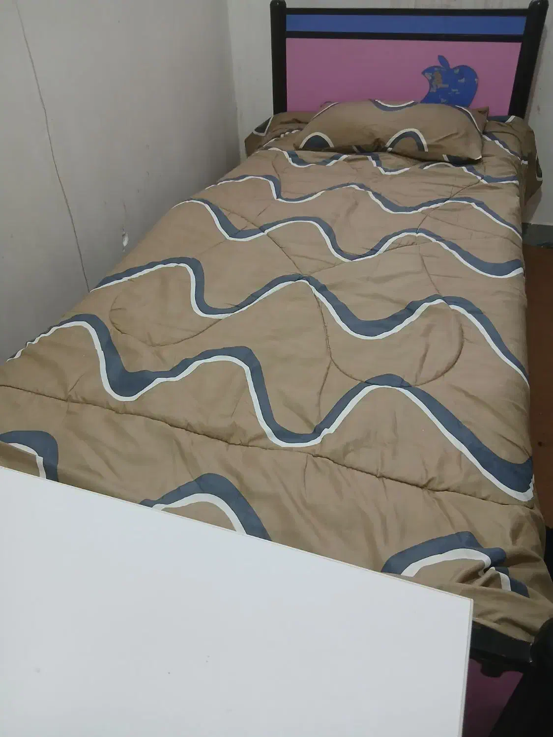 تخت خواب|تخت و سرویس خواب|مسجد سلیمان, |دیوار