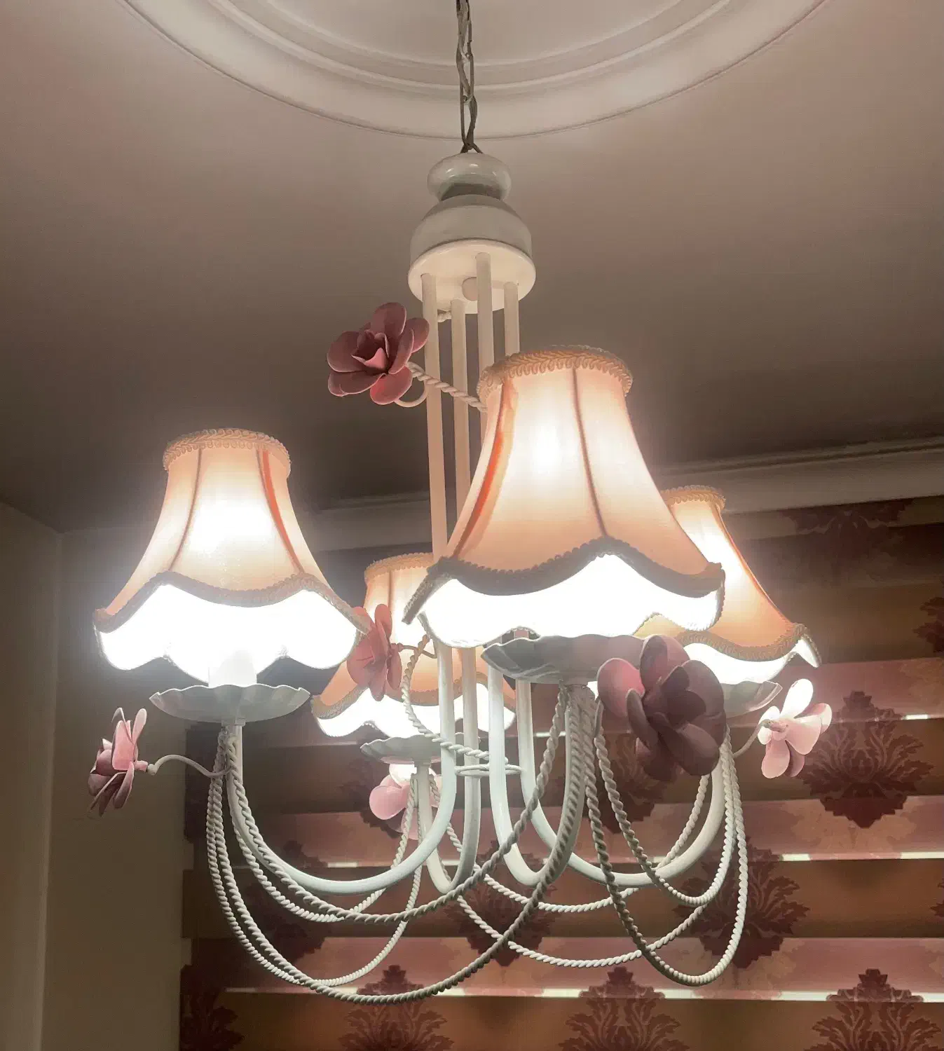 لوستر۴ شاخه|لوستر و چراغ آویز|تهران, تهرانسر مرکزی|دیوار