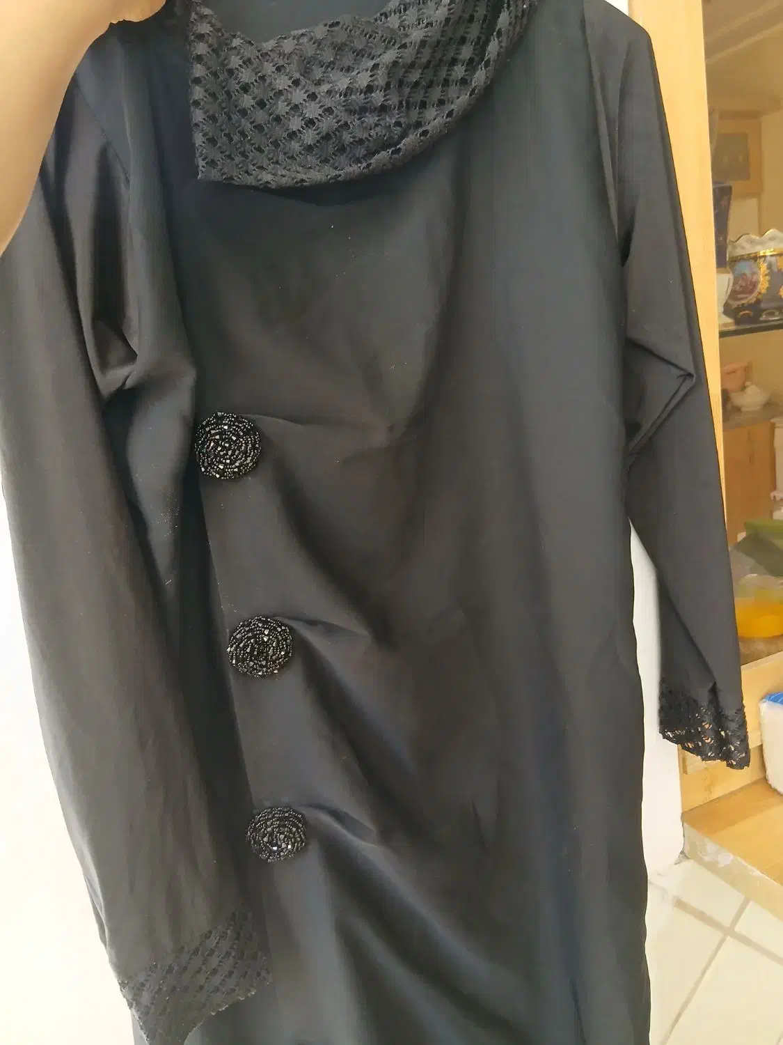 عبا زنانه|لباس|شیراز, آزادی|دیوار