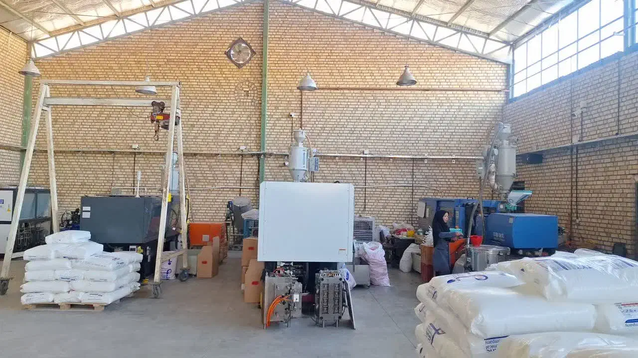 نیروی خانم جهت کار در سالن تولید ( تزریق پلاستیک)|استخدام صنعتی، فنی، مهندسی|مشهد, تبادکان|دیوار