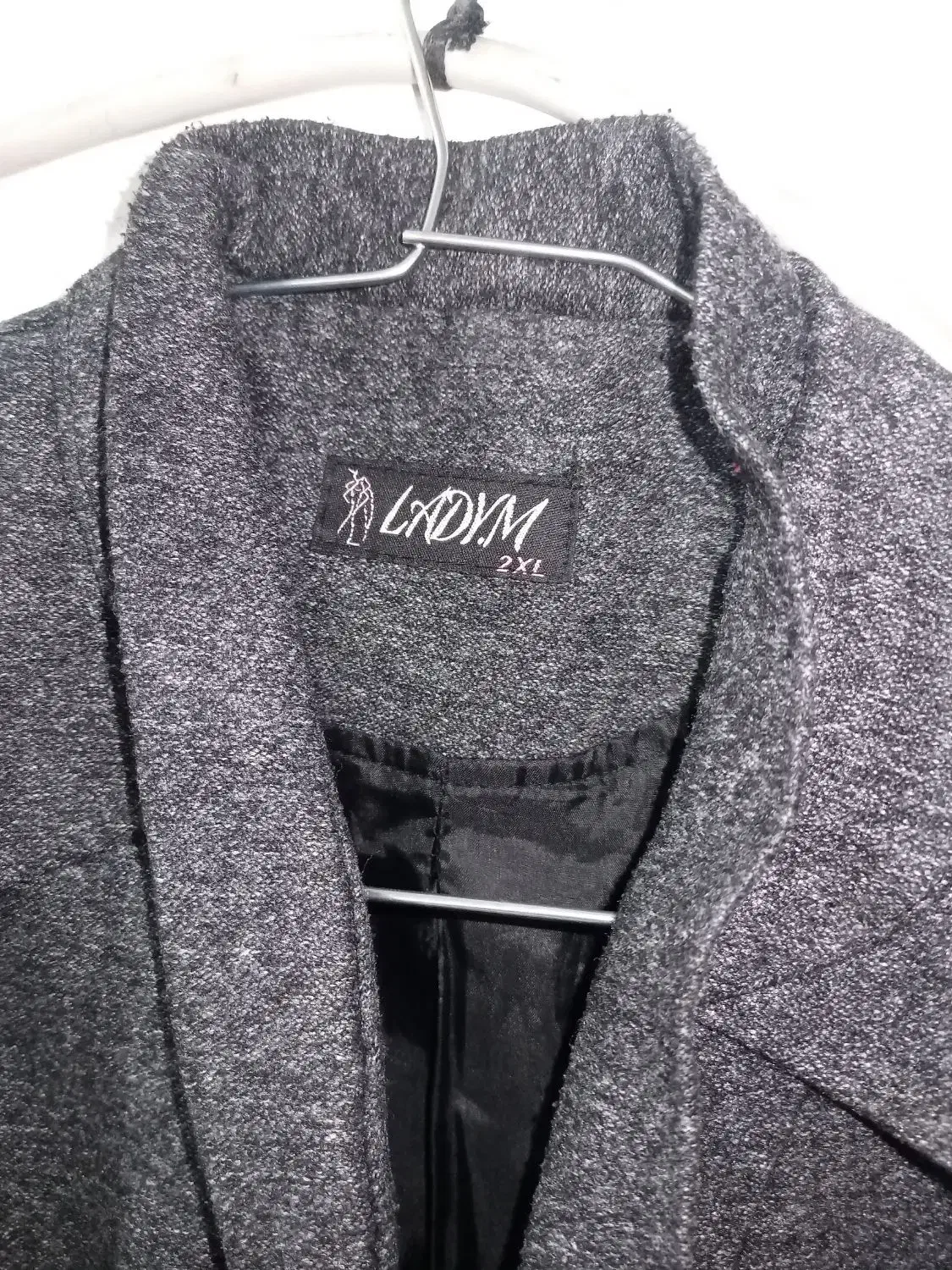 پالتو|لباس|برازجان, |دیوار