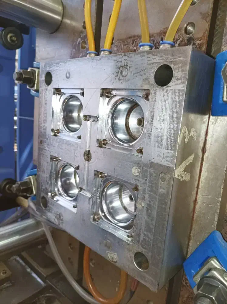 فروش قالب پایه کابینت پلاستیکی|ماشینآلات صنعتی|جاجرود, |دیوار