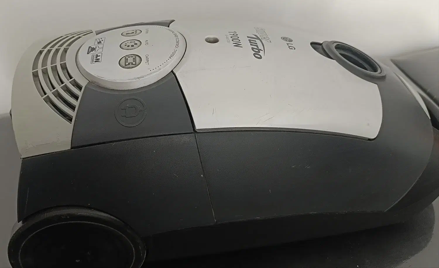 جاروبرقی ال جی اصل|جاروبرقی، جارو شارژی، بخارشو|قم, انسجام|دیوار