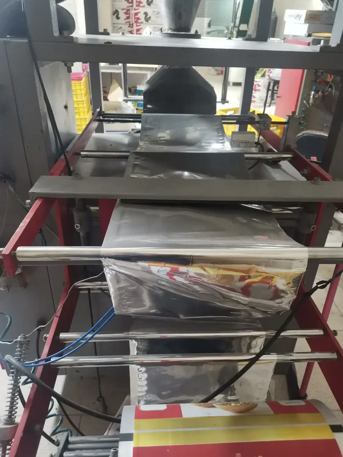 دستگاه بستهبندی تک توزین( آجیل وخشکبار)|ماشینآلات صنعتی|فردیس, منظریه|دیوار