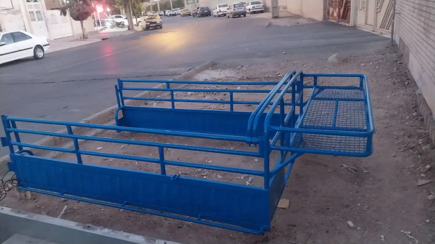 اتاق نیسان|قطعات یدکی و لوازم جانبی|شیراز, قلعه شاهزاده بیگم|دیوار