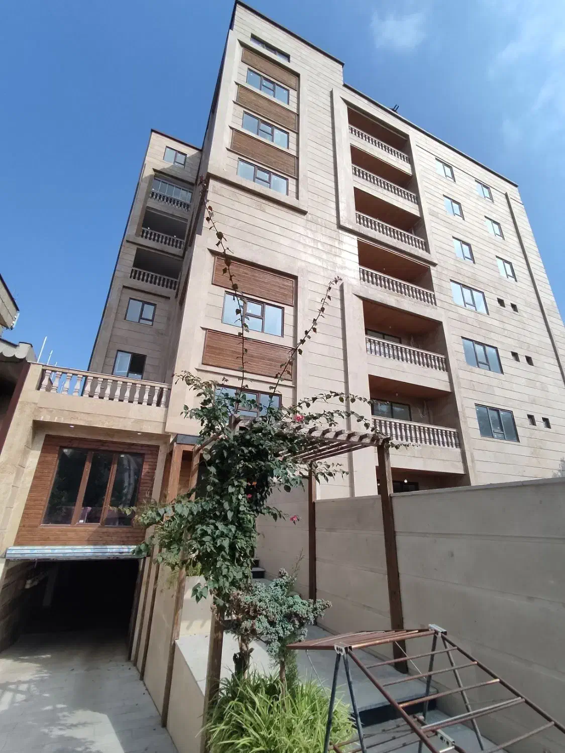 سرایه دار دائم نور گیر بی‌نظیر و حریم خصوصی بالا|فروش آپارتمان|چالوس, |دیوار