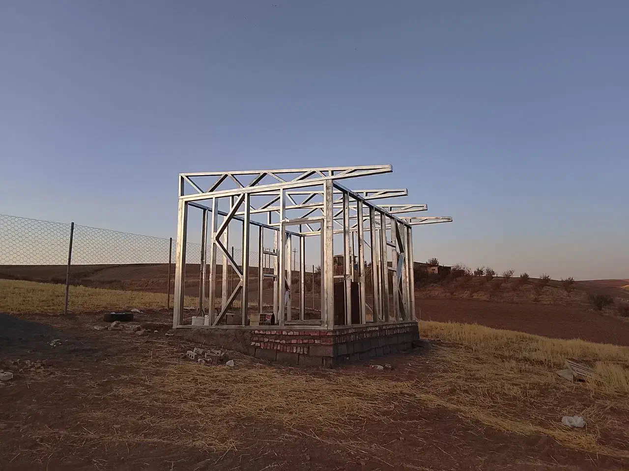 ساخت و ساز با سازه ضد زلزله|خدمات پیشه و مهارت|هشتگرد, شهرک راه آهن|دیوار