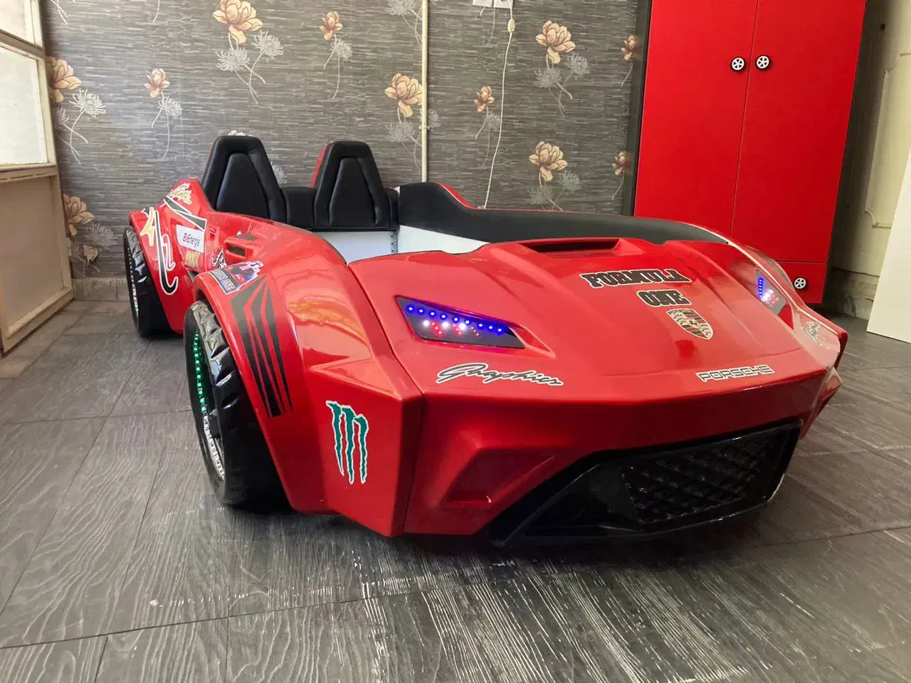 تخت خواب . . . .|تخت و سرویس خواب|شیراز, جمهوری|دیوار