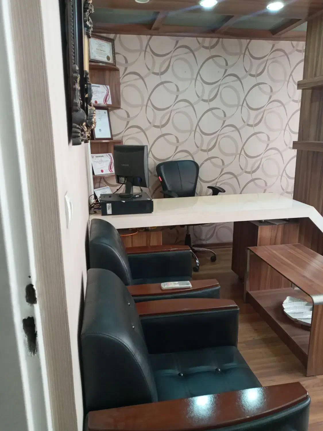 اجاره دفتر کار ساعتی|اجارهٔ کوتاه‌مدت دفتر کار و فضای آموزشی|مشهد, بهشت|دیوار