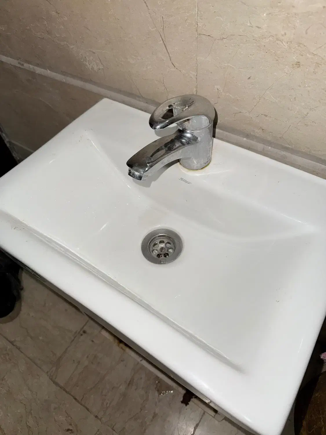 روشویی با شیر آب|لوازم سرویس بهداشتی|بندرعباس, |دیوار