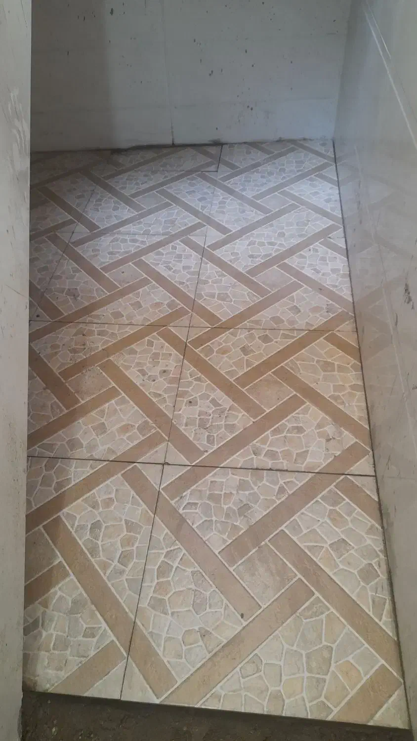 کاشی کاری و رنگ کاری درب آهنی|خدمات پیشه و مهارت|شوشتر, |دیوار