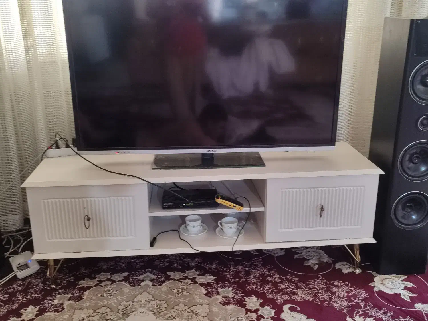 تلویزیون و میزش فروشی|تلویزیون و پروژکتور|نیشابور, گنبد سبز|دیوار