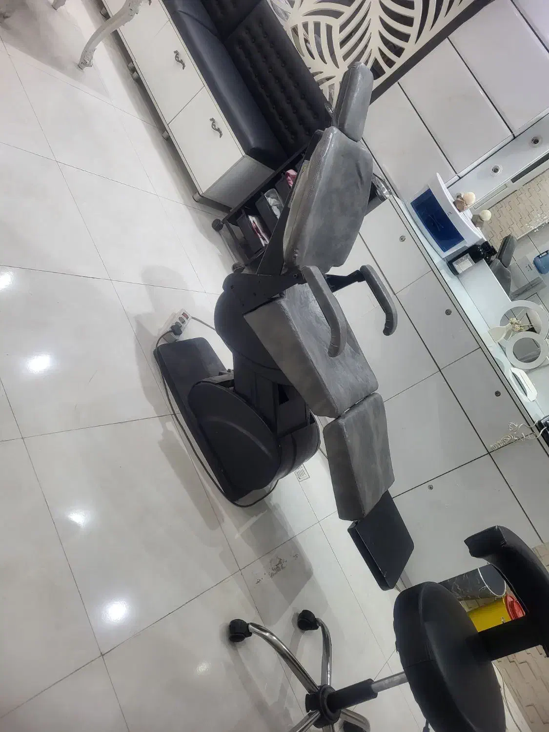 صندلی برقی اصلاح ومیکاپ۲موتوره کاملا سالم در حدنو|آرایشگاه و سالنهای زیبایی|خوی, |دیوار