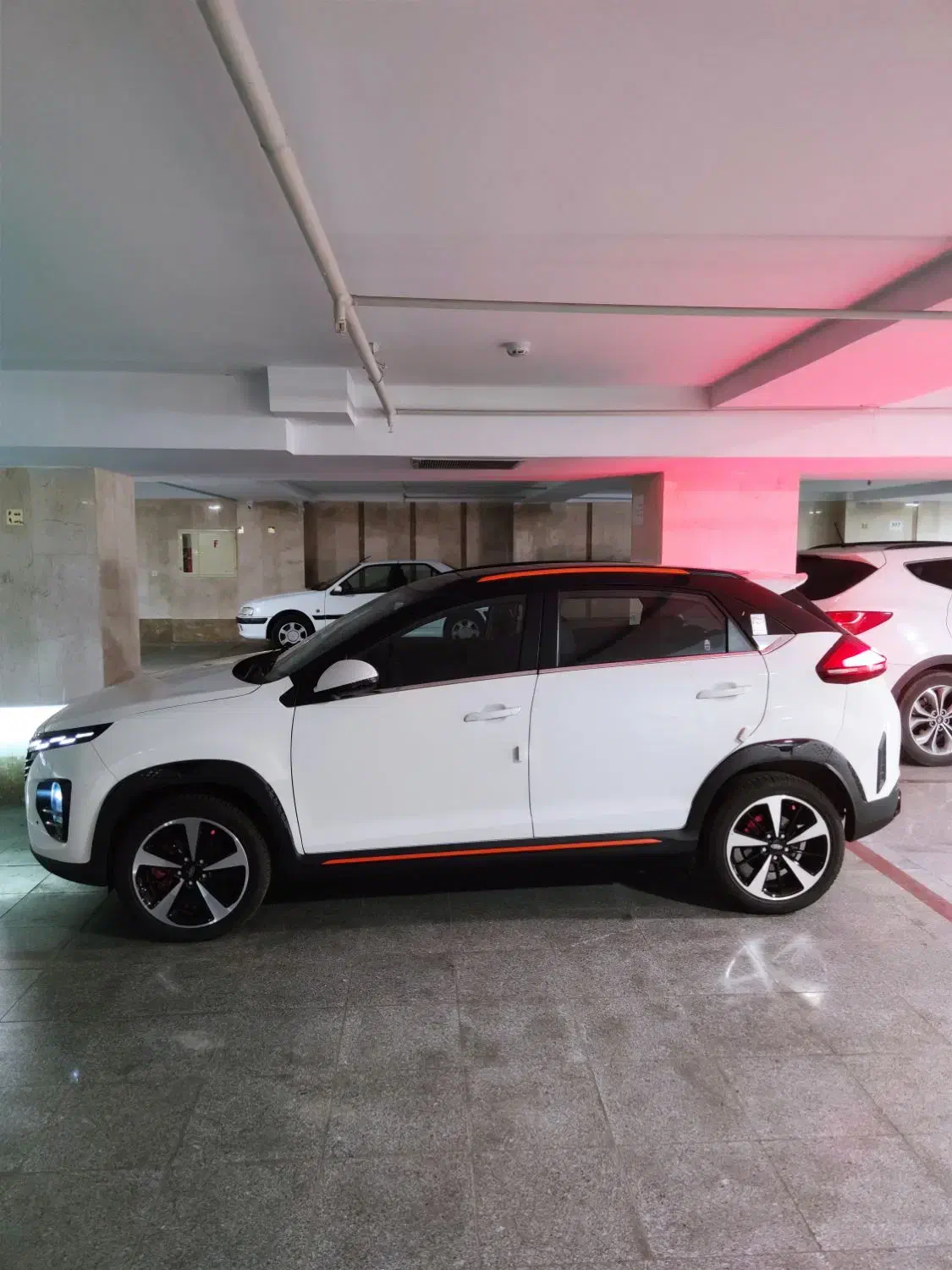 ایکس ۳۳ کراس اتوماتیک x33 1404 سفید|خودرو سواری و وانت|کرج, عظیمیه|دیوار