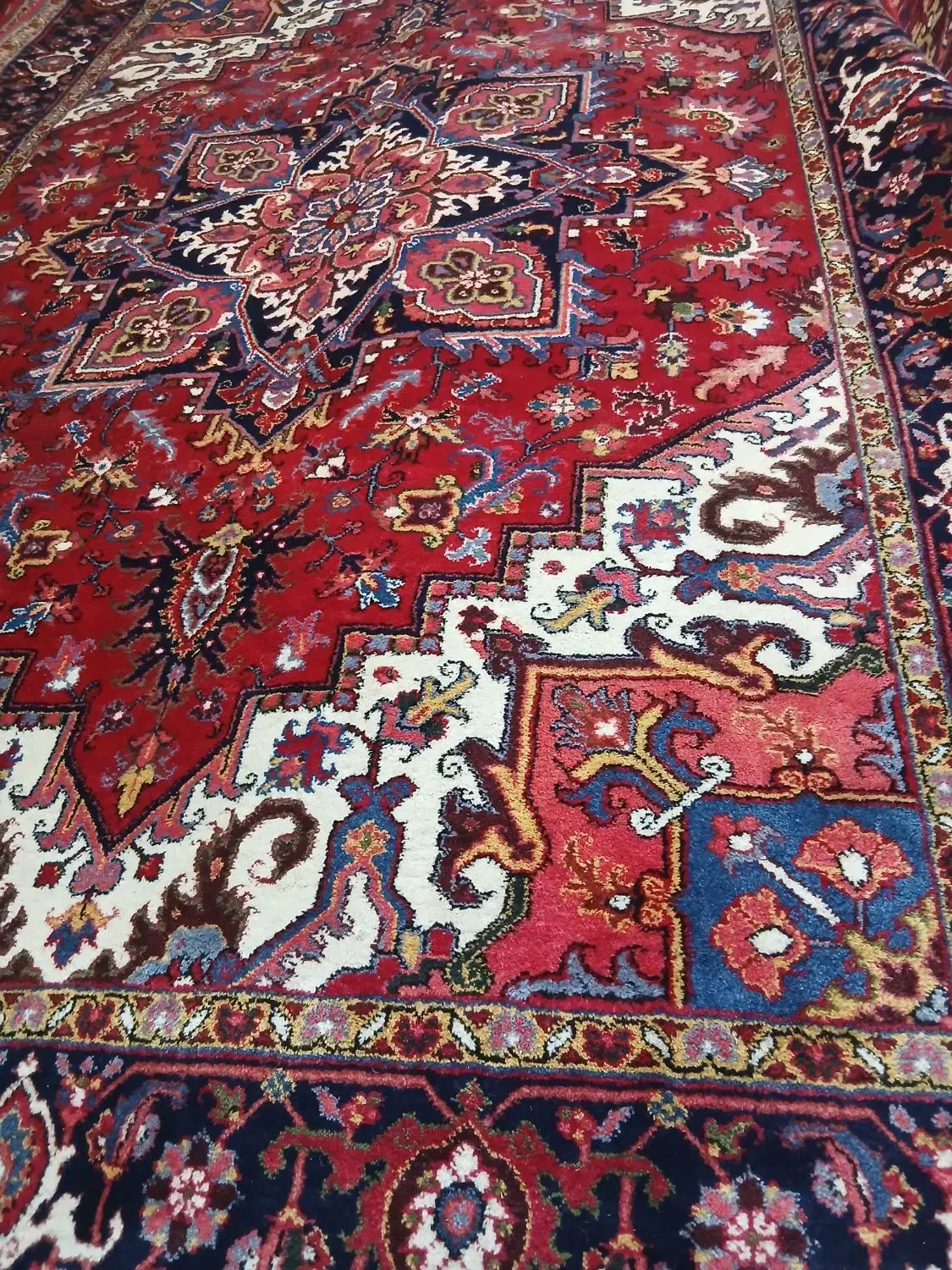 شش متری جفت در حد نو|فرش|میانه, |دیوار