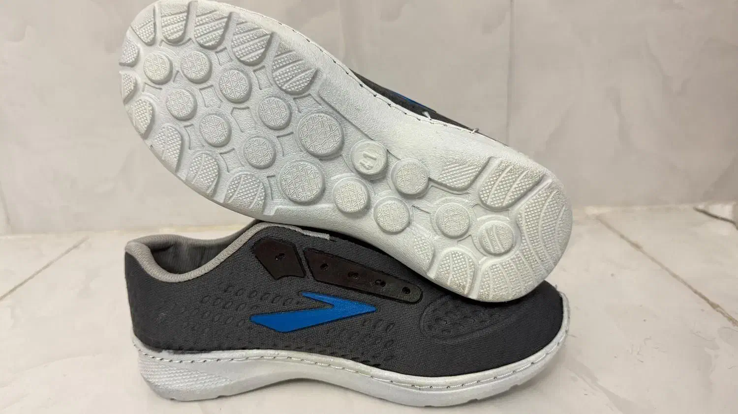 کفش راحتی دخترانه مردانه|کیف، کفش، کمربند|مراغه, |دیوار