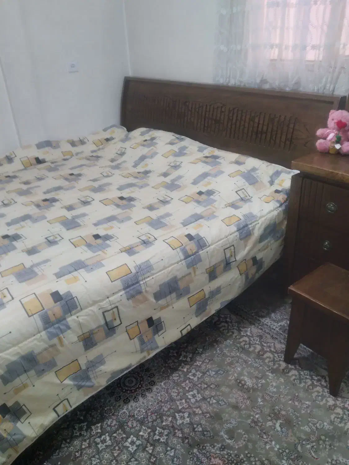 دو عدد تخت یک نفره و دو نفره|تخت و سرویس خواب|مشکین‌دشت, |دیوار