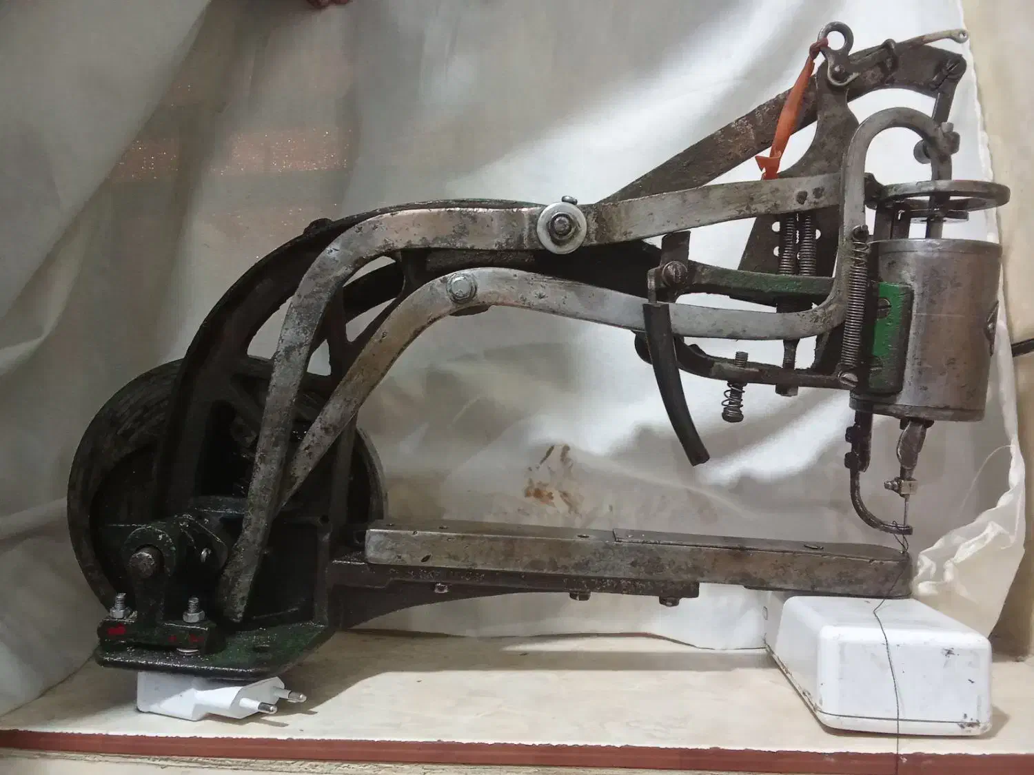 چرخ خیاطی کاچیران کفاشی|چرخ خیاطی و ریسندگی|دهدشت, |دیوار