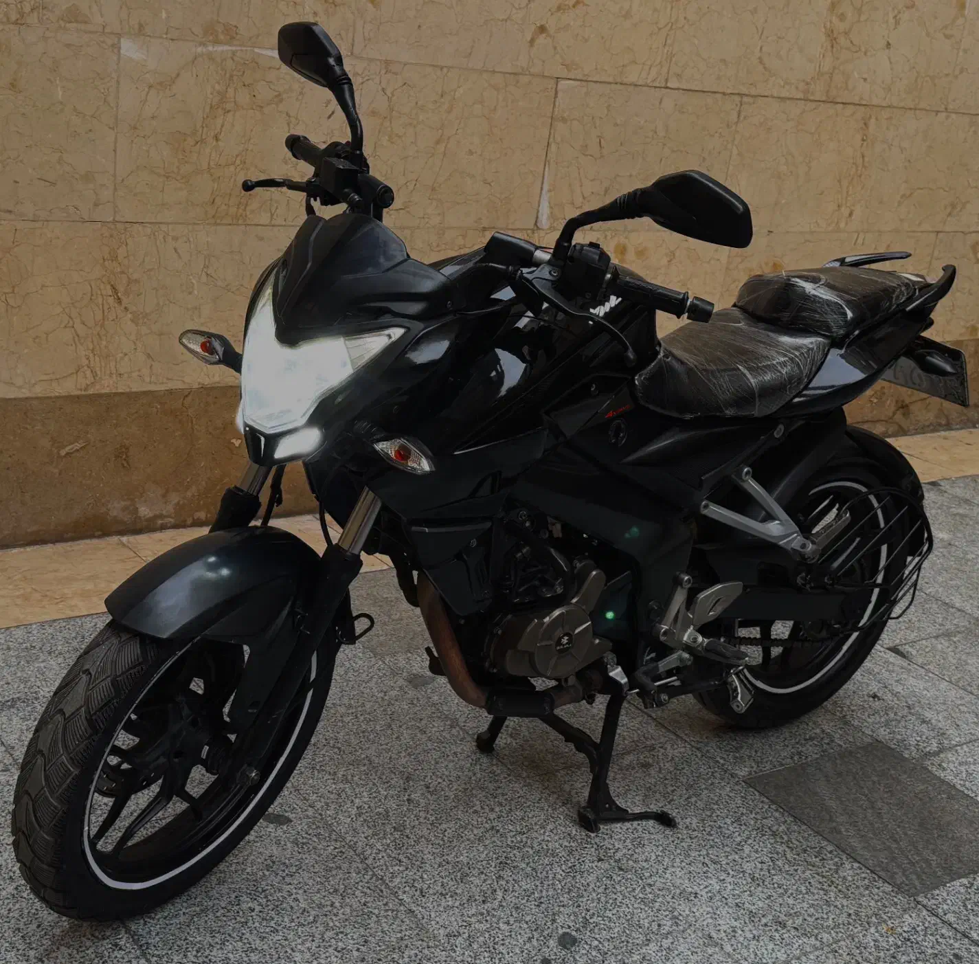 Ns 200 مدل 93|موتورسیکلت|تهران, صادقیه|دیوار