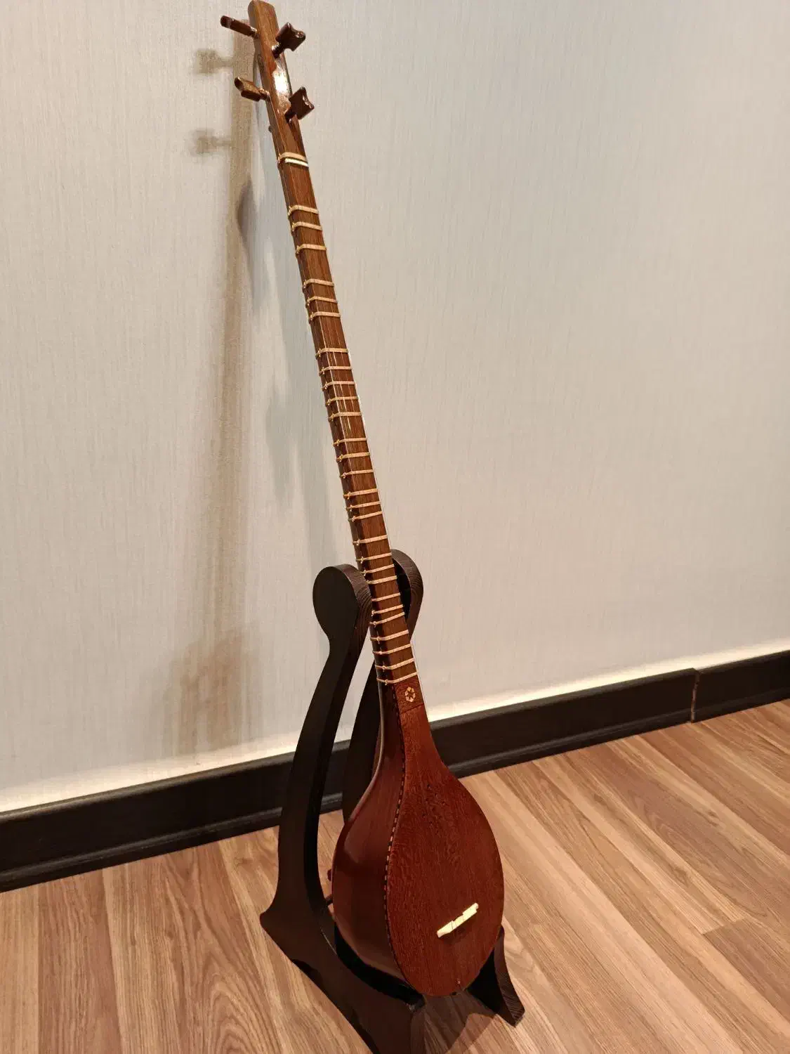 سه تار|سازهای سنتی|کرج, عظیمیه|دیوار