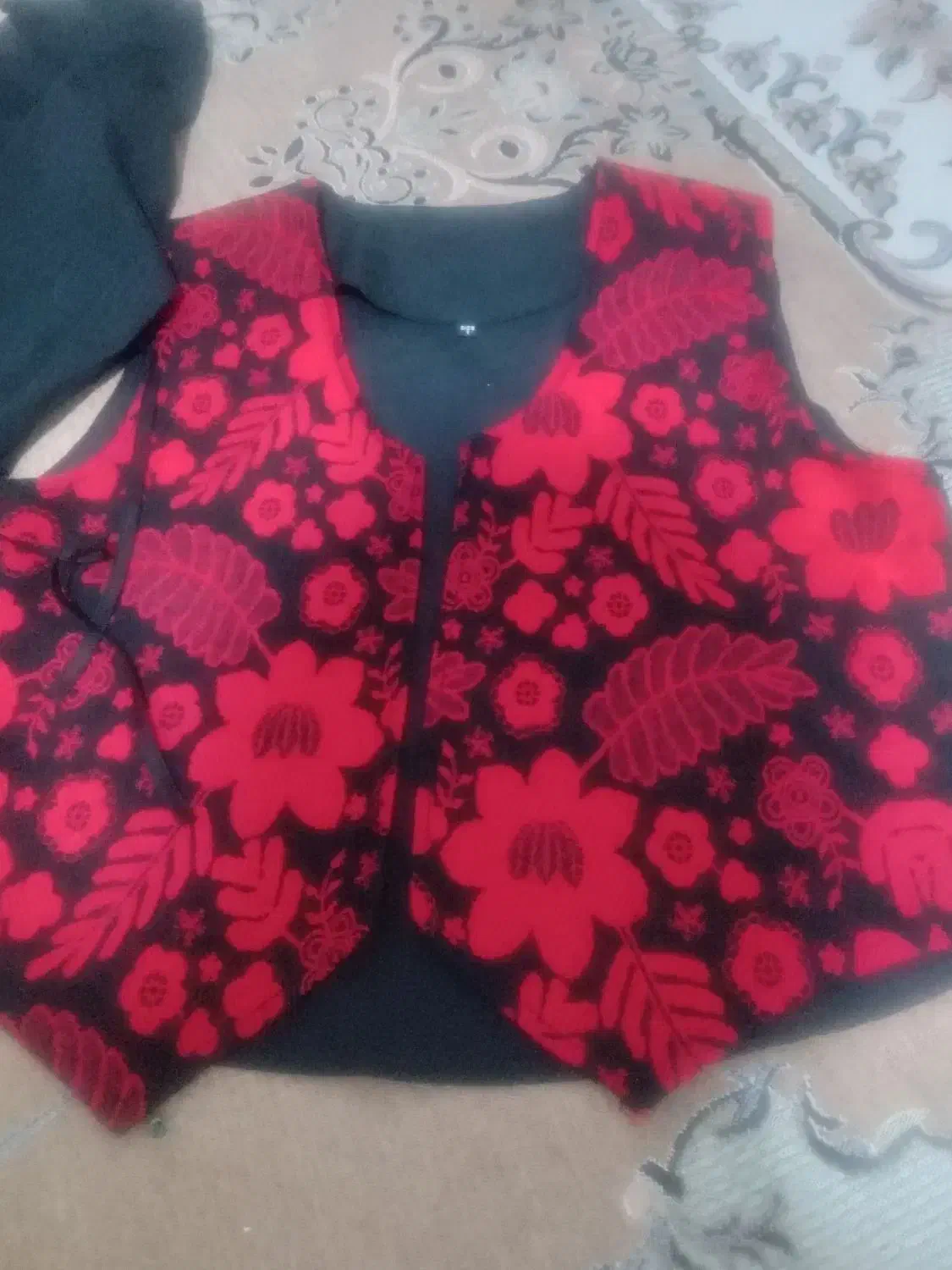 سارافون و جلیقه یلدایی|لباس|ماهدشت, |دیوار