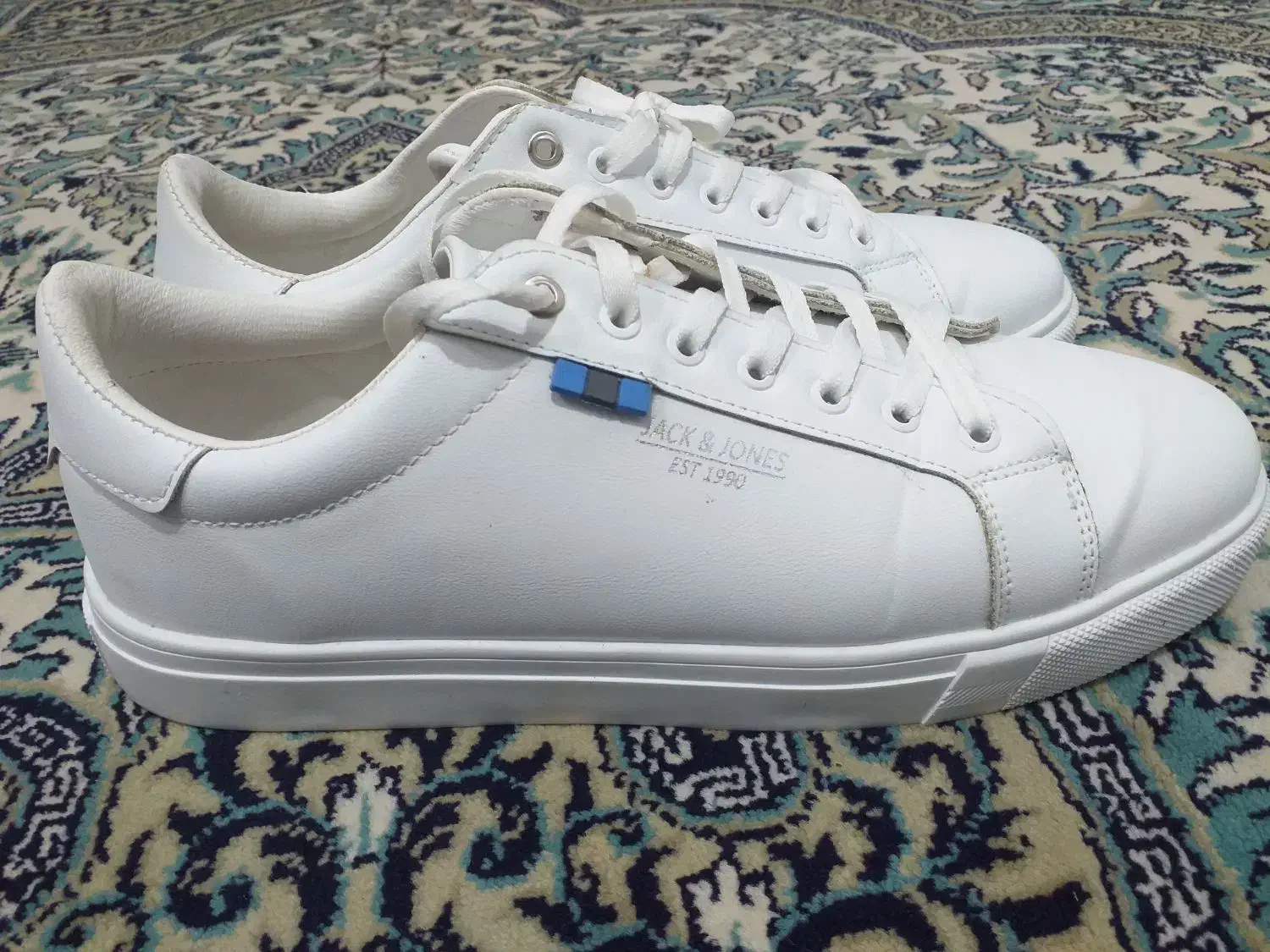 کفش سفید اسپرت مردانه برند جک اند جونز|کیف، کفش، کمربند|خمینی‌شهر, |دیوار