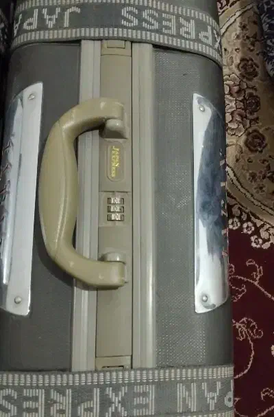 چمدان|کیف، کفش، کمربند|قم, گلزار|دیوار