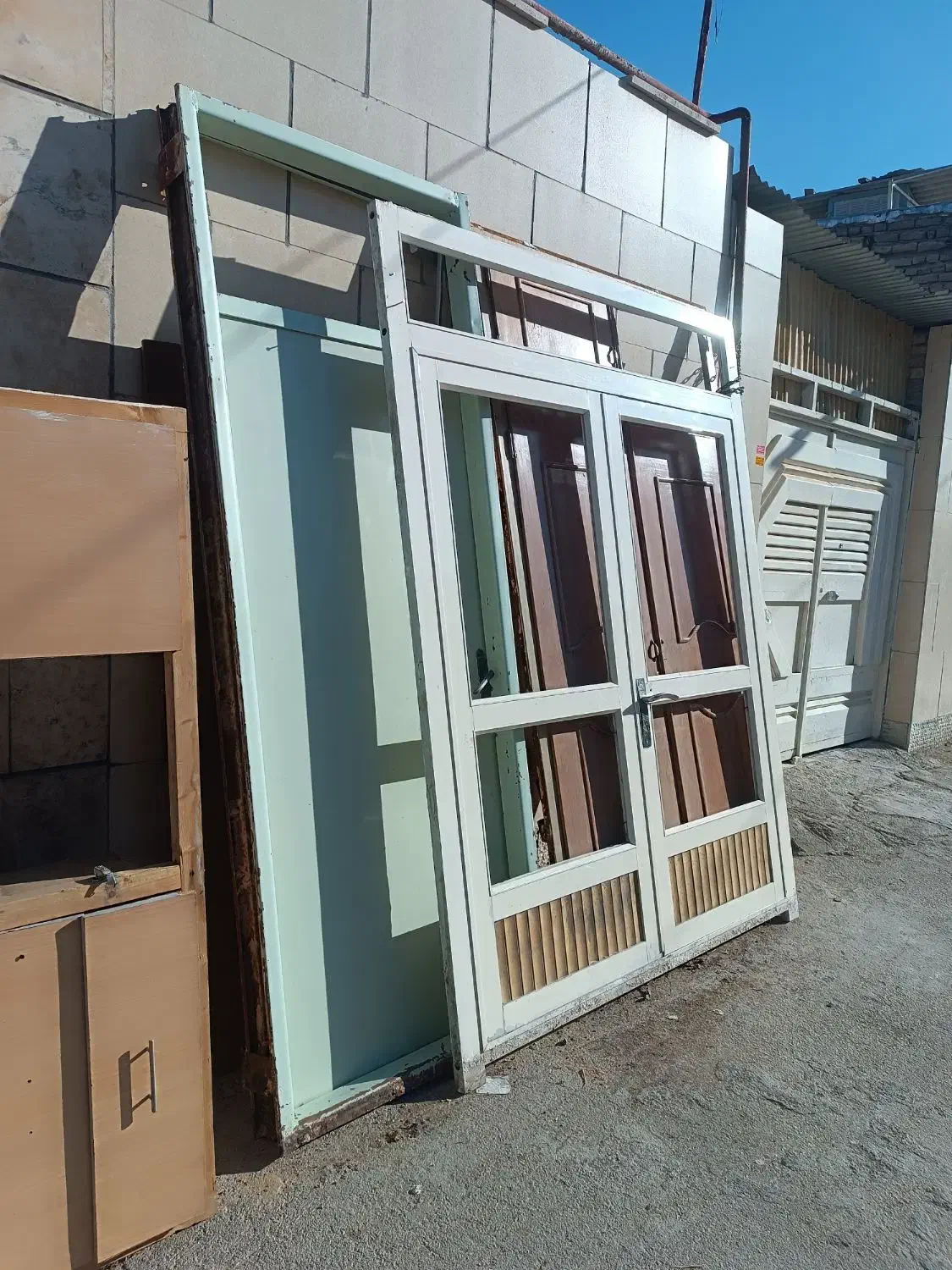 درب حال  پنجره. درب سرویس. و درب اتاق|مصالح و تجهیزات ساختمان|بجنورد, |دیوار