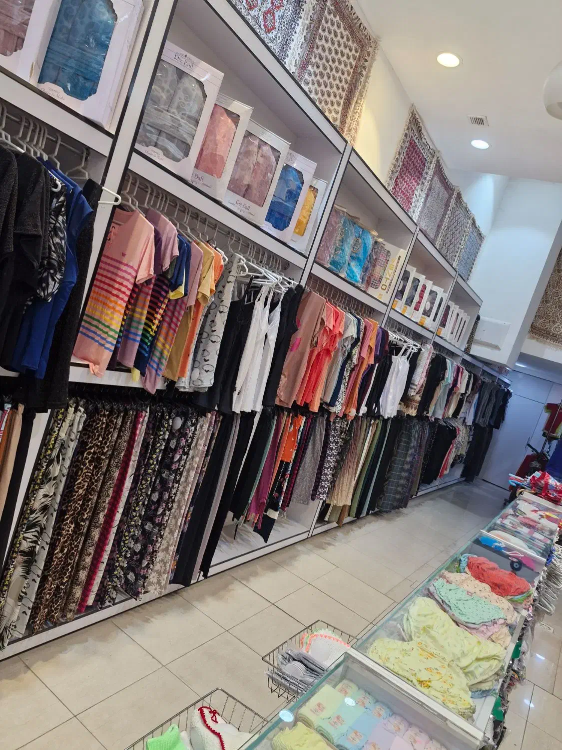 مانکن در حد نو تعداد ۲۰ عدد دکور و میز توافقی|فروشگاه و مغازه|مرودشت, ژیان|دیوار