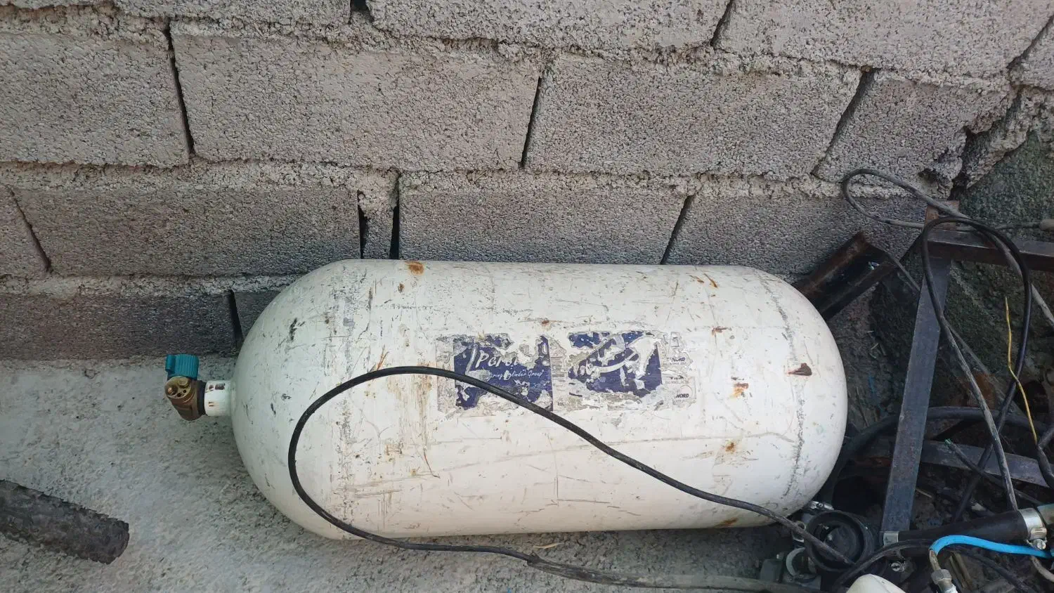 گاز cnjتاریخ دار|قطعات یدکی و لوازم جانبی|گچی, |دیوار