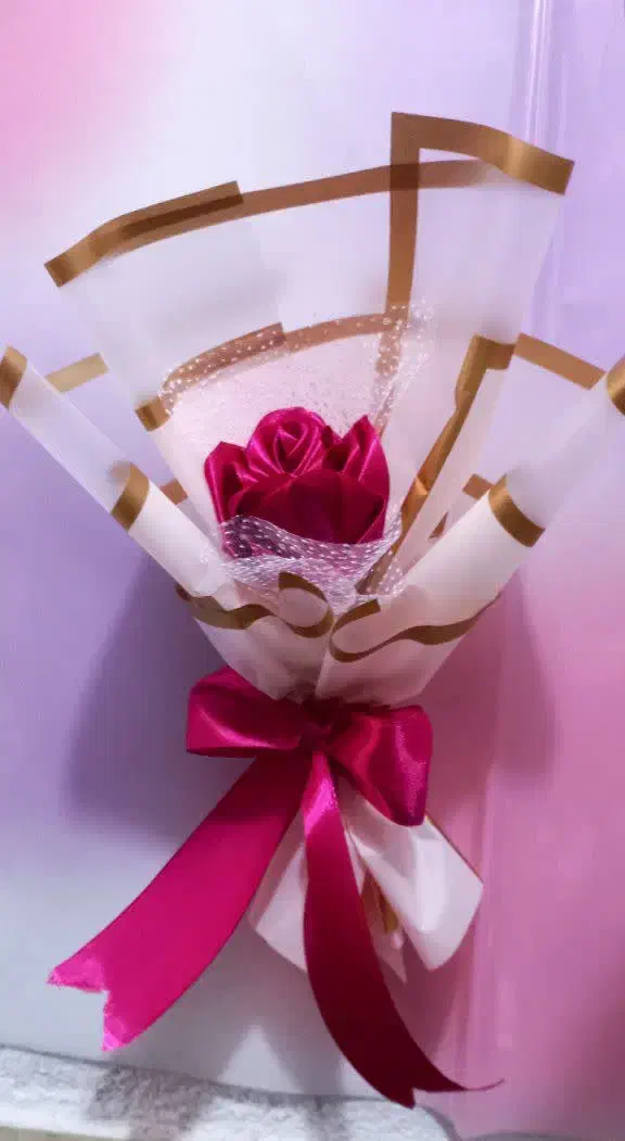 دسته گل|گل مصنوعی|ساوه, |دیوار