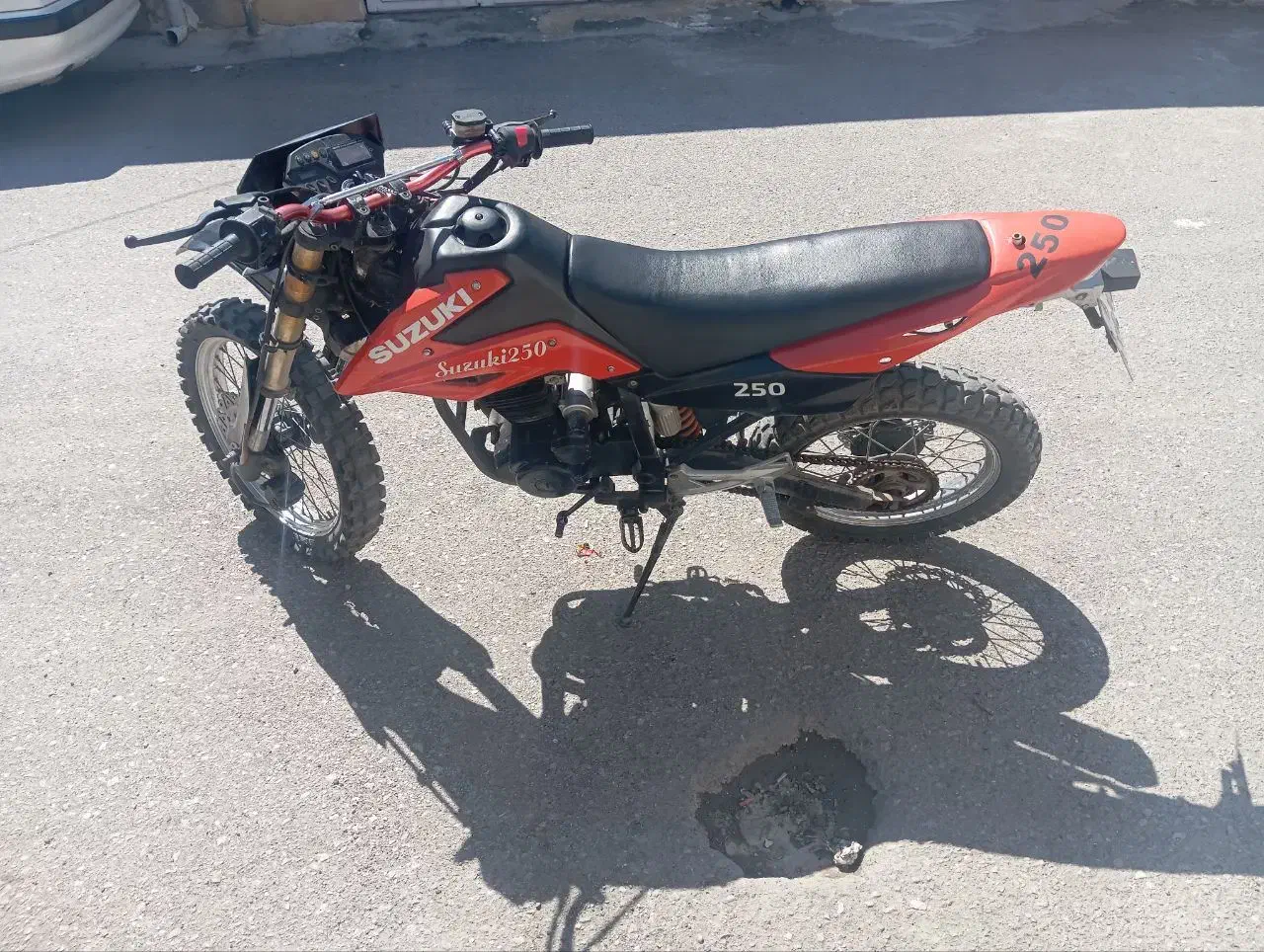 پیشرو گلد ۲۵۰ مدارک تکمیل|موتورسیکلت|اسلامآباد غرب, |دیوار