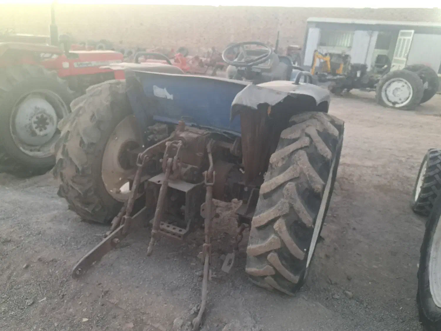 تراکتور عمران یوروپارس ۴۰۰ مدل ۱۳۸۵|خودرو سنگین|کرمان, |دیوار