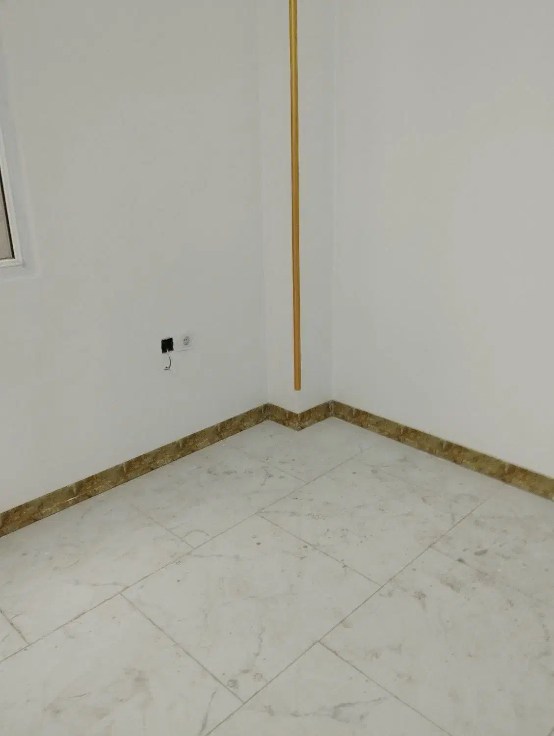 نصب قرنیز پی وی سی ۹ سانتی|خدمات پیشه و مهارت|تهران, شمشیری|دیوار